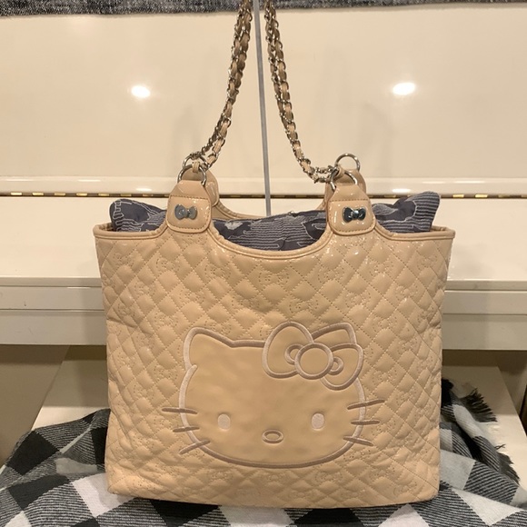 Hello Kitty Quilted Shoulder Bag - Picture 1 of 12